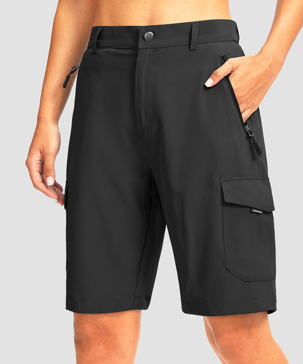 cargo bermuda short 10" in black - pocket detail view