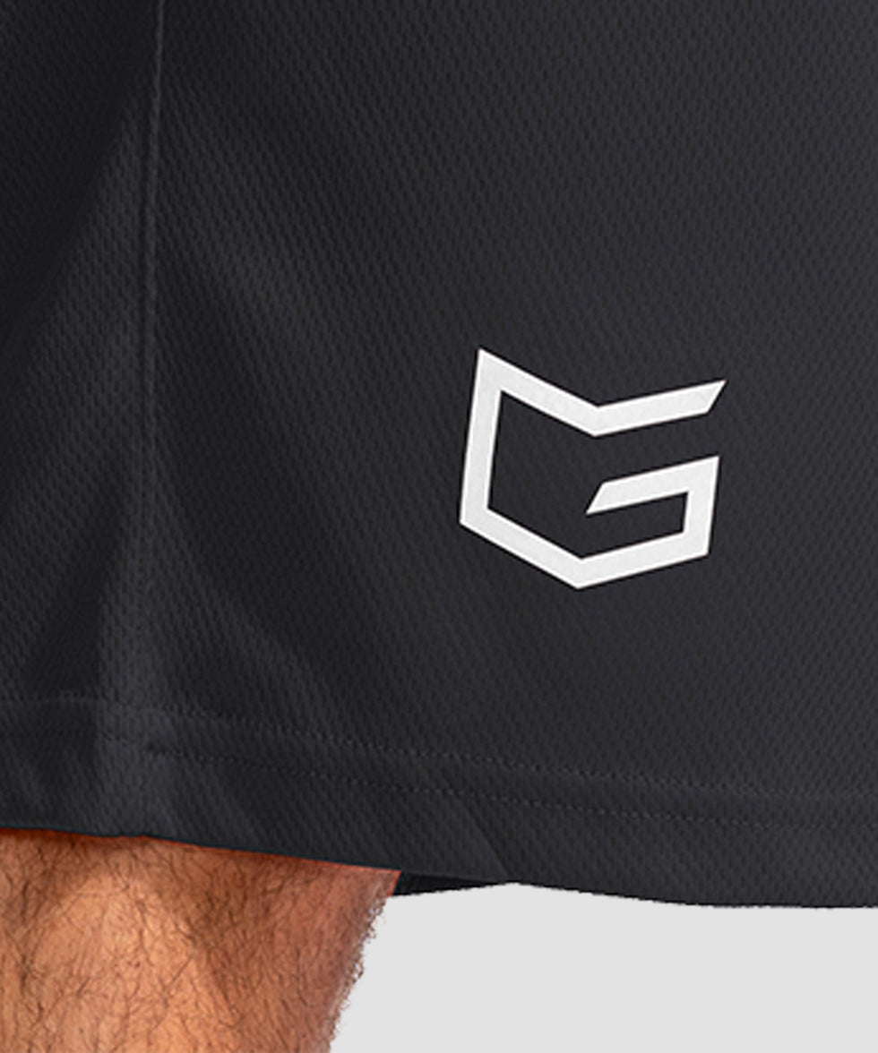 men's lightweight with zipper pockets short 11'' in black - hem detail view
