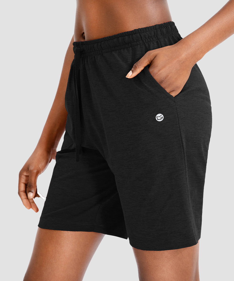 women's drawstring with pockets shorts 7'' in black - pocket details view
