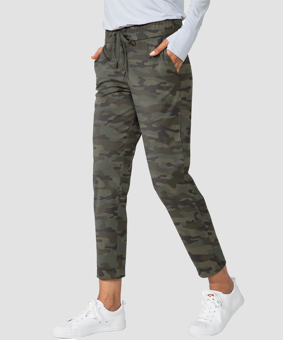 women's straight-leg pant 7/8 length in green camo - pocket details view