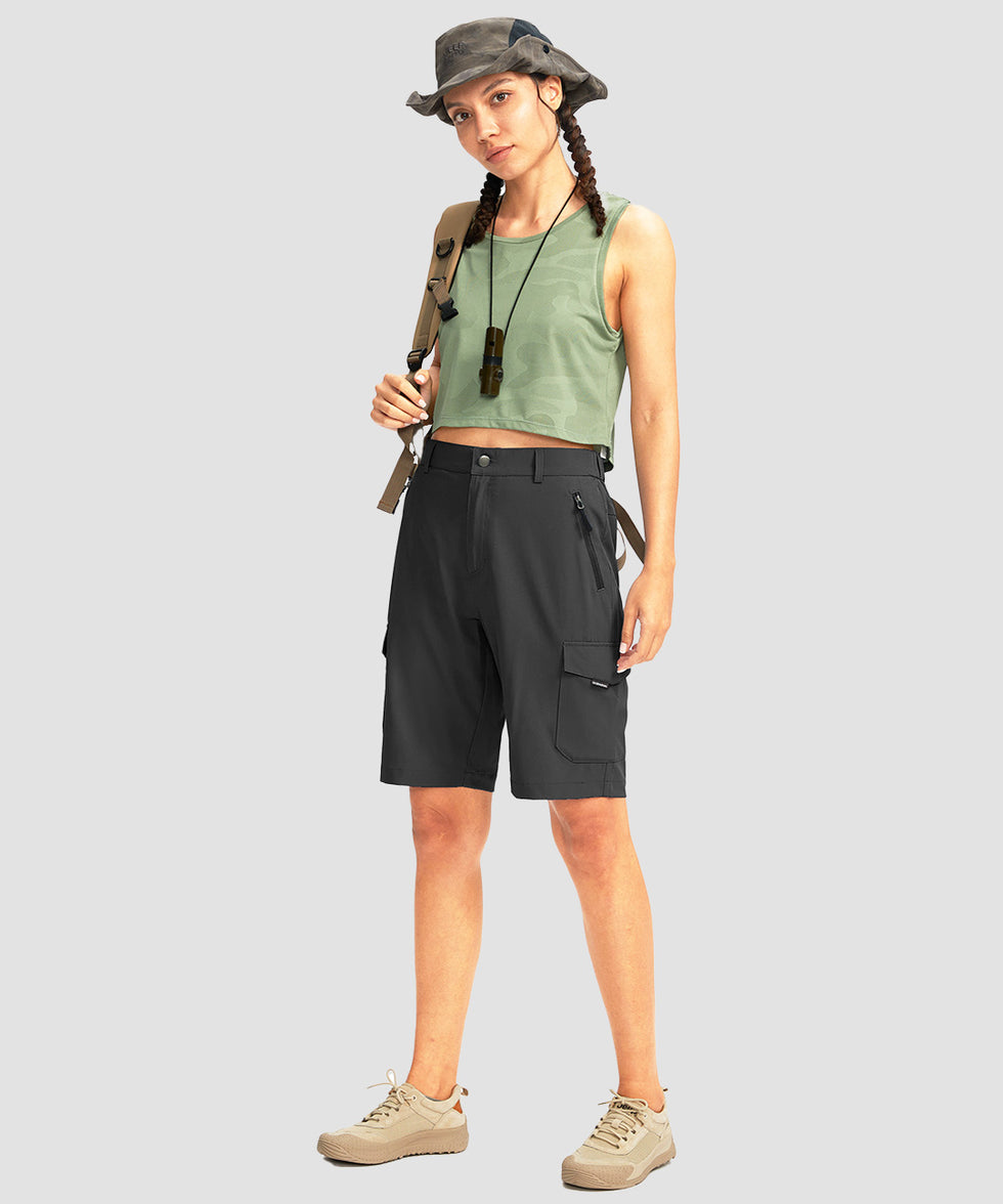 cargo bermuda short 10" in black - on model view