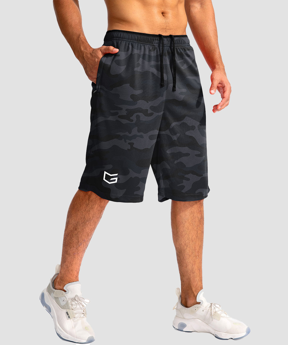 men's lightweight with zipper pockets short 11'' in black camo - zipper pocket detail view