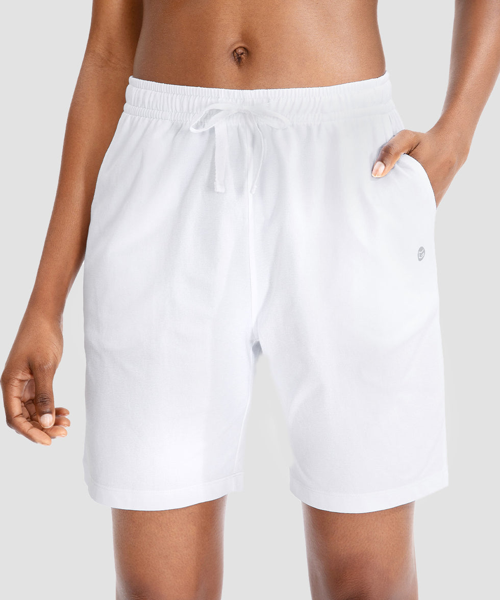 women's drawstring with pockets shorts 7'' in white - front view