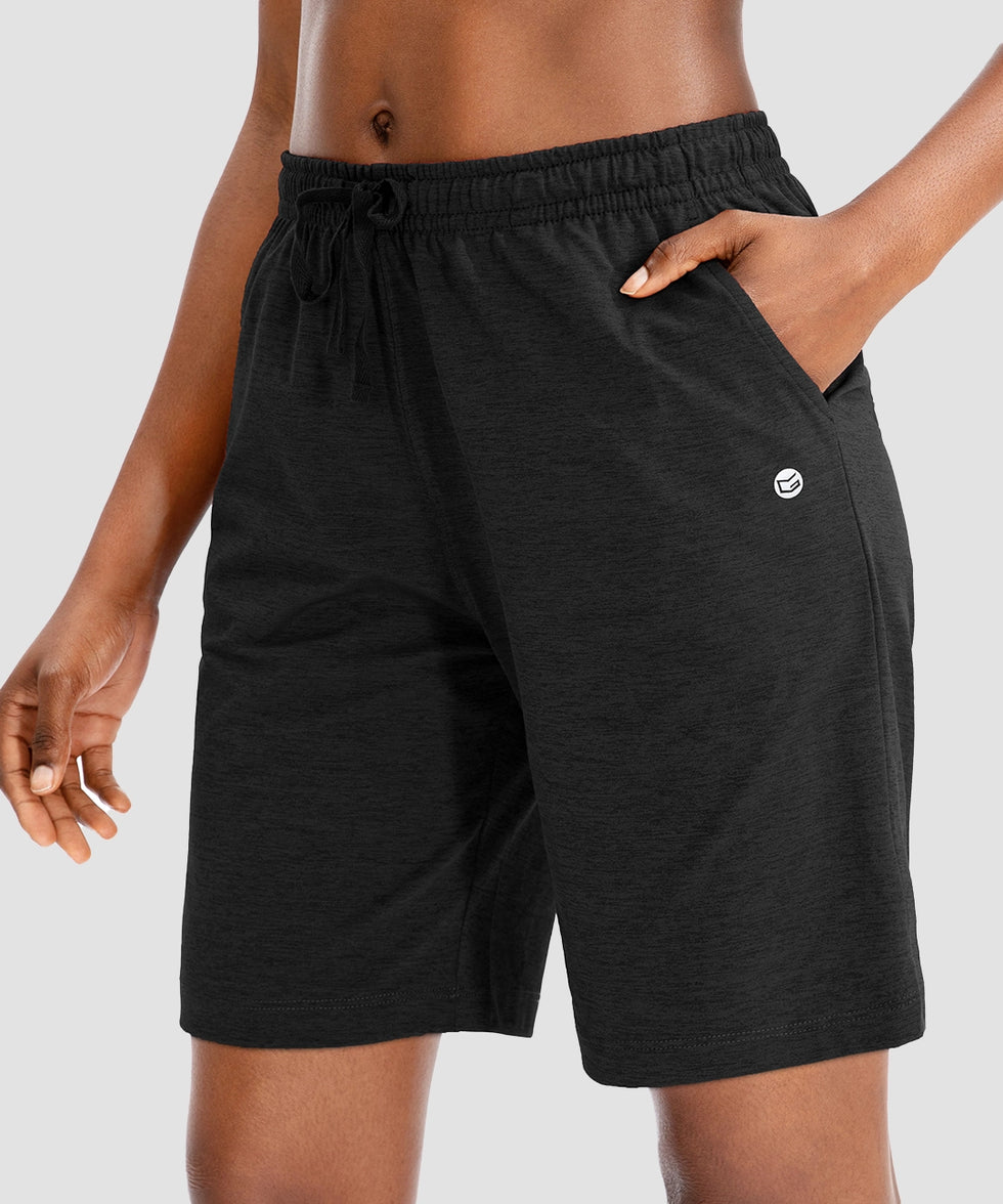 women's drawstring with pockets shorts 9'' in black - side view