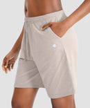 women's drawstring with pockets shorts 9'' in oatmeal - pocket details view